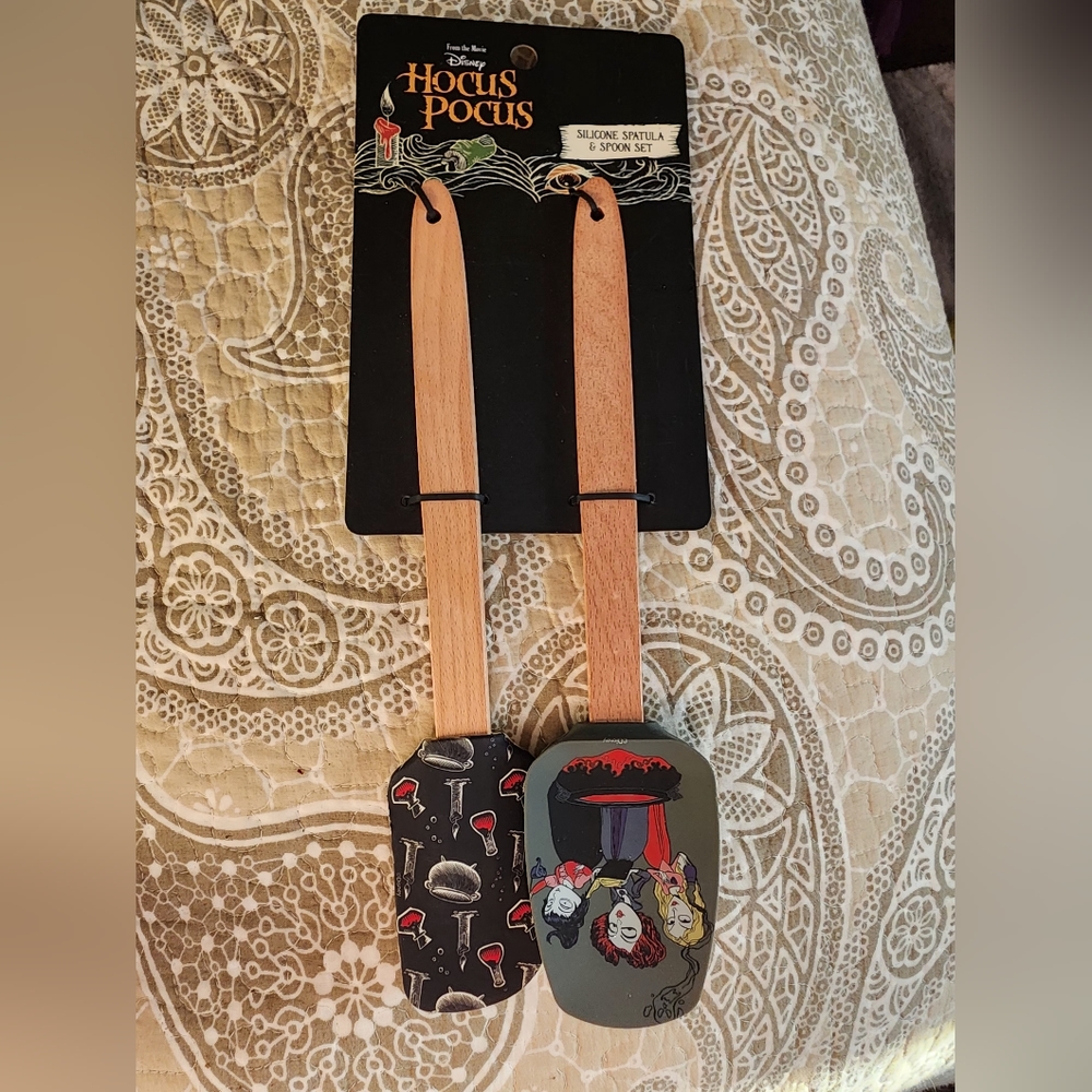 Disney Hocus Pocus silicone spatula and spoon set